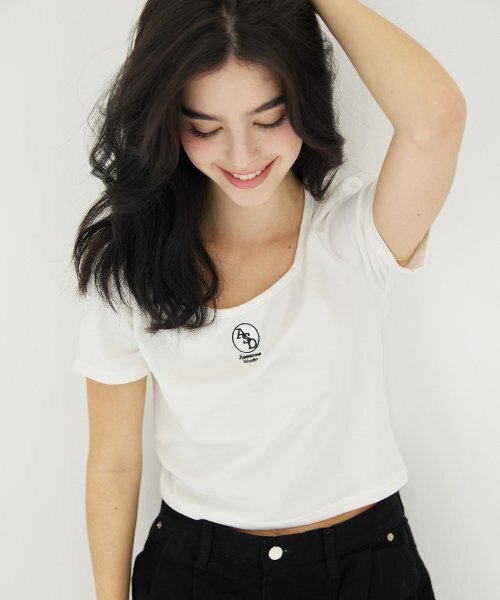 AWESOME STUDIO（オーサムスタジオ）の「スクエアネッククロップTシャツアイボリー（Tシャツ/カットソー・レディース・その他・FREE）」の6枚目の写真