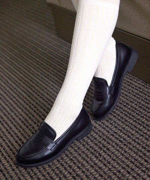 ラウンドペニーデイリーローファー (ブラック)