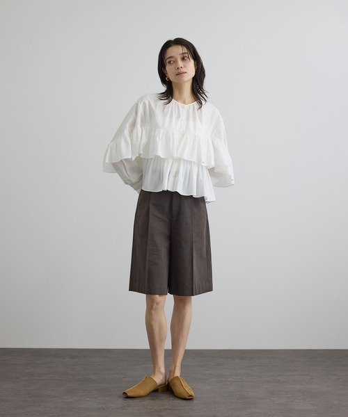 SALON adam et rope'(サロン アダム エ ロペ)の「【WEB限定】エフォートレスハーフパンツ(その他パンツ・レディース・チャコールグレー/ベージュ・S/M)」の3枚目の写真