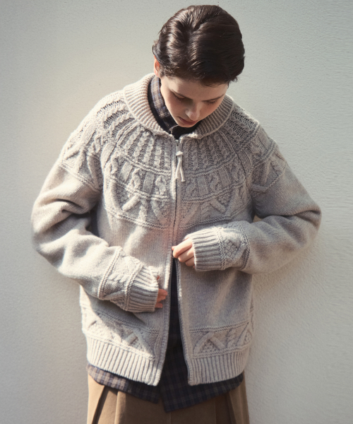 WEDNESDAYOASISFORWOMEN(ウェンズデー オアシス フォー ウーマン)の「コウィチャン シェルパ ウールニット ジップアップ_BEIGE(WC25-KN77)(カーディガン/ボレロ・レディース・Beige・MEDIUM/LARGE)」の3枚目の写真