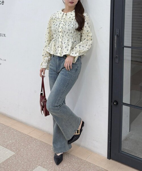 continuer de NICE CLAUP（コンティニューデナイスクラップ）の「シャーリングペプラムブラウス（シャツ/ブラウス・レディース・ブラック/アイボリー/ネイビー/その他3/その他2/その他1/その他4・FREE）」の9枚目の写真