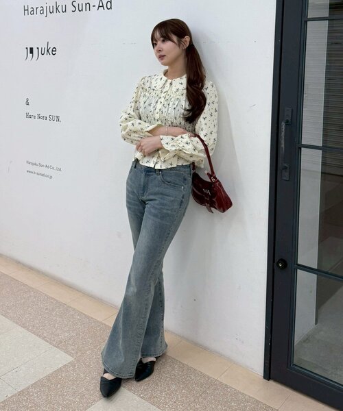 continuer de NICE CLAUP（コンティニューデナイスクラップ）の「シャーリングペプラムブラウス（シャツ/ブラウス・レディース・ブラック/アイボリー/ネイビー/その他3/その他2/その他1/その他4・FREE）」の13枚目の写真