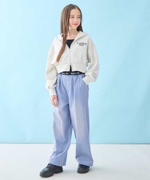 BISKEE(ビスキー)の「ショート丈 ジップパーカー(パーカー・キッズ・ブラック/グレー・160cm/150cm/140cm)」の3枚目の写真
