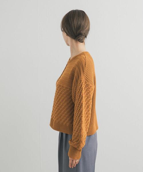 URBAN RESEARCH DOORS（アーバンリサーチドアーズ）の「パッチワーク柄袖ボリュームニット（ニット/セーター・レディース・ゴールド/チャコールグレー/ライトベージュ・FREE）」の20枚目の写真