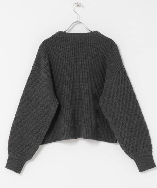 URBAN RESEARCH DOORS（アーバンリサーチドアーズ）の「パッチワーク柄袖ボリュームニット（ニット/セーター・レディース・ゴールド/チャコールグレー/ライトベージュ・FREE）」の7枚目の写真