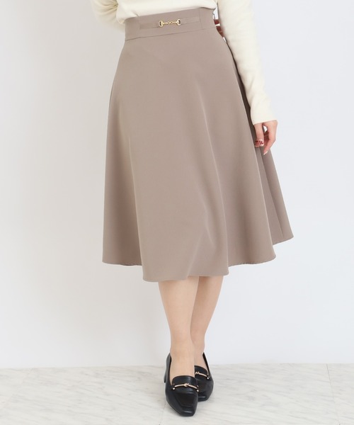 TRUDEA(トルディア)の「ダブルクロスビット付きフレアスカート(スカート・レディース・モカ/ベージュ/ネイビー/ラベンダー・SMALL/MEDIUM/LARGE)」の2枚目の写真