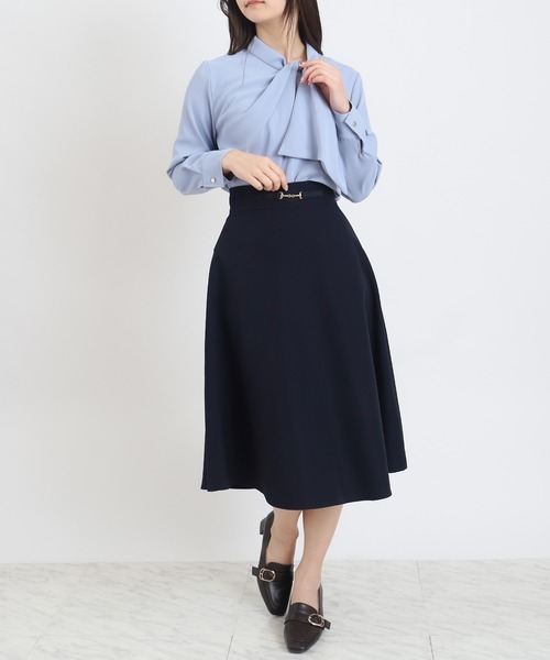 TRUDEA(トルディア)の「ダブルクロスビット付きフレアスカート(スカート・レディース・モカ/ベージュ/ネイビー/ラベンダー・SMALL/MEDIUM/LARGE)」の14枚目の写真