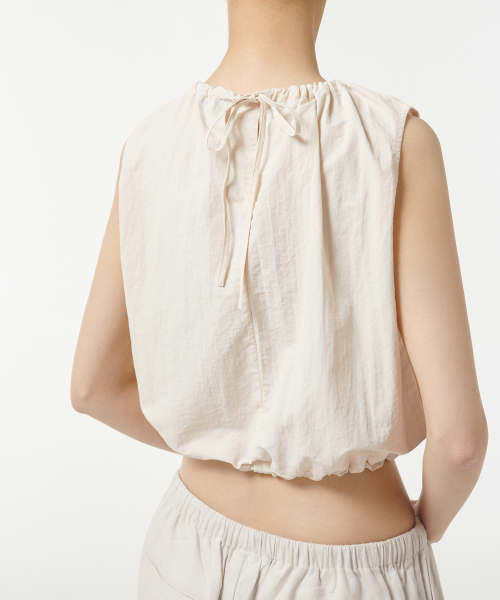 MUSINSA STANDARD WOMAN（ムシンサスタンダードウーマン）の「ウィメンズ ナイロンボリュームスリーブレストップ [クリーム]（Tシャツ/カットソー・レディース・その他・S/M/L）」の5枚目の写真