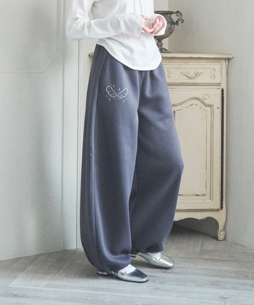 Lovilyn（ラヴィリン）の「エンジェルモチーフスウェットパンツ（その他パンツ・レディース・チャコールグレー/ブルー/ピンク・SMALL/MEDIUM）」の13枚目の写真