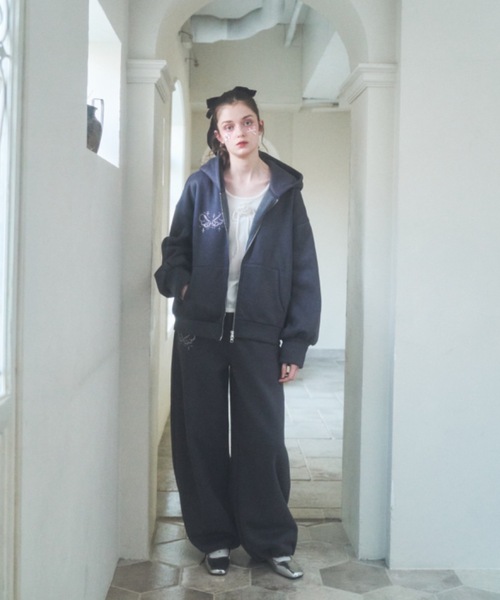 Lovilyn（ラヴィリン）の「エンジェルモチーフスウェットパンツ（その他パンツ・レディース・チャコールグレー/ブルー/ピンク・SMALL/MEDIUM）」の18枚目の写真