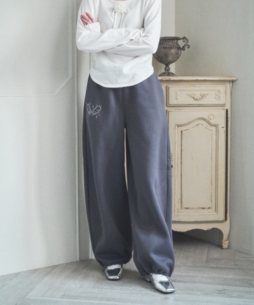 Lovilyn（ラヴィリン）の「エンジェルモチーフスウェットパンツ（その他パンツ・レディース・チャコールグレー/ブルー/ピンク・SMALL/MEDIUM）」の15枚目の写真