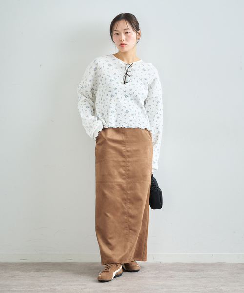 U by SPICK&SPAN（ユーバイスピックアンドスパン）の「フェイクスエードバックスリットスカート（スカート・レディース・ブラウン・36/38）」の5枚目の写真