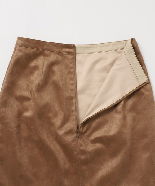 U by SPICK&SPAN（ユーバイスピックアンドスパン）の「フェイクスエードバックスリットスカート（スカート・レディース・ブラウン・36/38）」の19枚目の写真