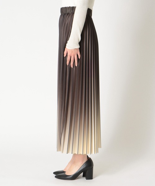 Jines（ジネス）の「ニットプリーツスカート（スカート・レディース・ブラウン/ブラック・38）」の4枚目の写真
