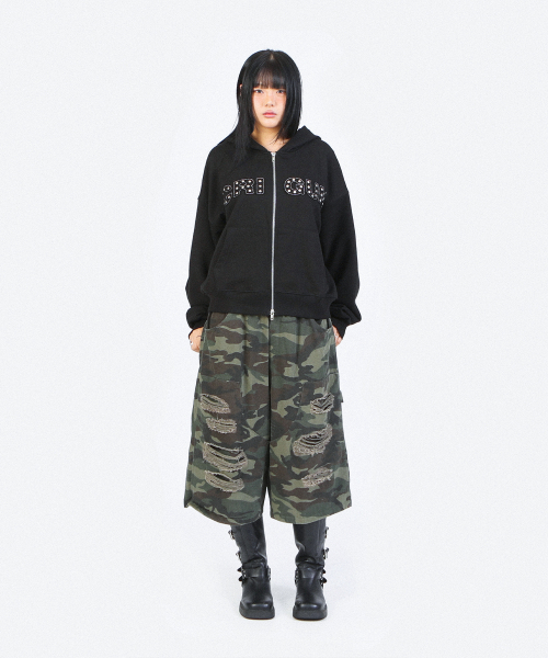 CRIGUN(クリガン)の「APPLIQUE RIVET ZIP UP HOODIE BLACK(パーカー・レディース・ブラック・WS/MEDIUM/LARGE/X-LARGE)」の11枚目の写真
