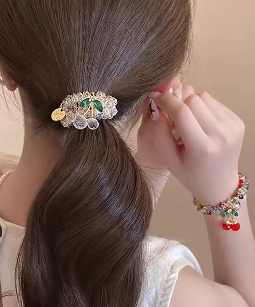 TONE SELECT GOODS（トーンセレクトグッズ）の「【urge select】さくらんぼモチーフ ビーズ ヘアゴム（ヘアゴム・レディース・クリア/カラフル・FREE）」の5枚目の写真