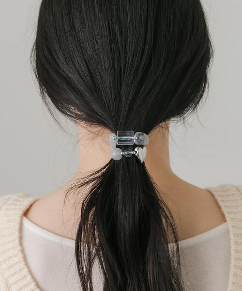 SMELLY（スメリー）の「クリアビーズモチーフヘアポニー（ヘアゴム・レディース・グレー系その他/ベージュ系その他・-）」の5枚目の写真