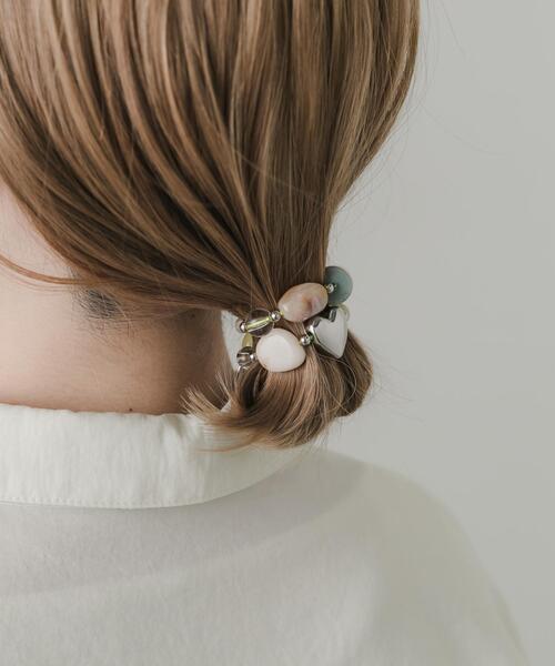 SMELLY（スメリー）の「クリアビーズモチーフヘアポニー（ヘアゴム・レディース・グレー系その他/ベージュ系その他・-）」の10枚目の写真