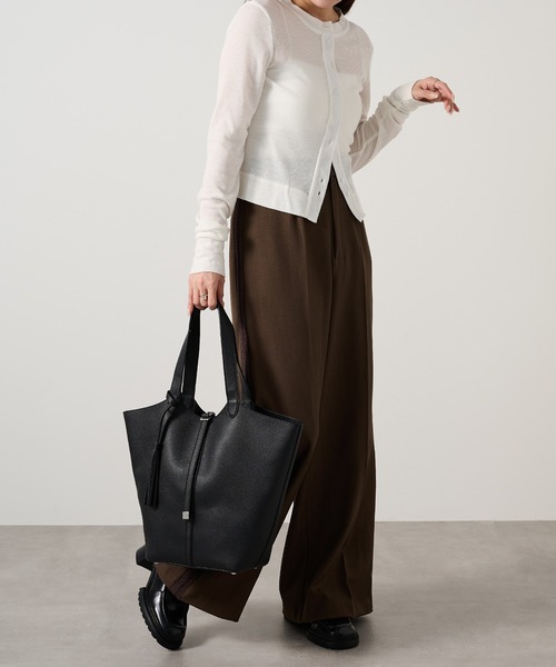 MAISON BREEZE(メゾンブリーズ)の「【MAISON BREEZE】タッセル付きA4トート SNBD(トートバッグ・レディース・ベージュ/ブラック/チャコールグレー/シルバー/ブラウン・FREE)」の13枚目の写真