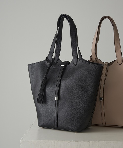 MAISON BREEZE(メゾンブリーズ)の「【MAISON BREEZE】タッセル付きA4トート SNBD(トートバッグ・レディース・ベージュ/ブラック/チャコールグレー/シルバー/ブラウン・FREE)」の15枚目の写真