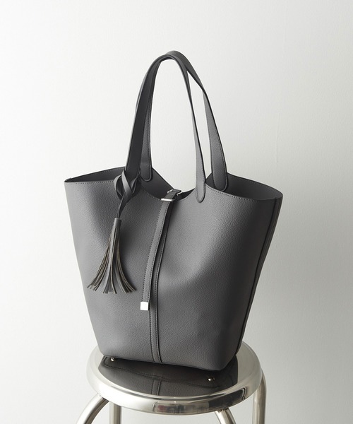 MAISON BREEZE(メゾンブリーズ)の「【MAISON BREEZE】タッセル付きA4トート SNBD(トートバッグ・レディース・ベージュ/ブラック/チャコールグレー/シルバー/ブラウン・FREE)」の21枚目の写真