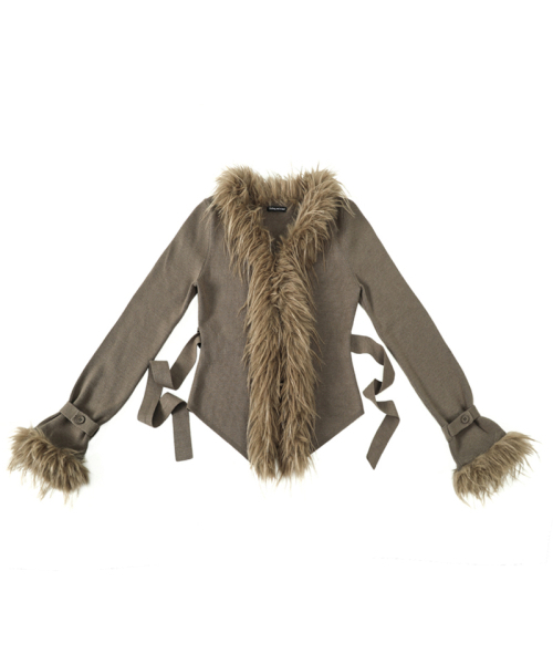 DARLING, YOU'RE BAD(ダーリンユーアーバッド)の「Fur-Trimmed Back-Strap Cardigan #Khaki(カーディガン/ボレロ・レディース・その他・FREE)」の2枚目の写真