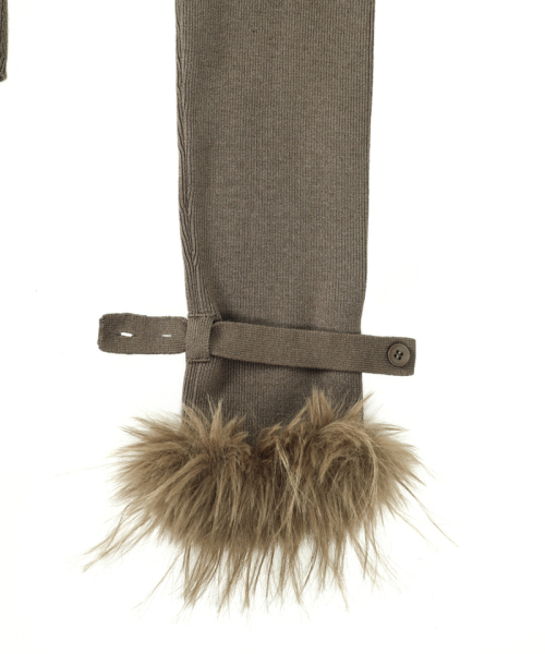 DARLING, YOU'RE BAD(ダーリンユーアーバッド)の「Fur-Trimmed Back-Strap Cardigan #Khaki(カーディガン/ボレロ・レディース・その他・FREE)」の5枚目の写真