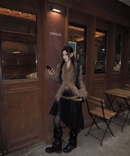 DARLING, YOU'RE BAD(ダーリンユーアーバッド)の「Fur-Trimmed Back-Strap Cardigan #Khaki(カーディガン/ボレロ・レディース・その他・FREE)」の6枚目の写真