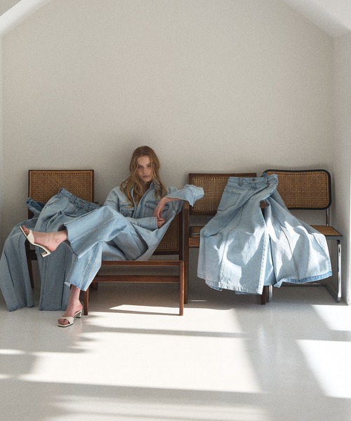 MIELI INVARIANT(ミエリインヴァリアント)の「ICE Bleach Denim Shirt Jacket(シャツ/ブラウス・レディース・ライトブルー・FREE)」の22枚目の写真