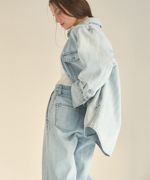 MIELI INVARIANT(ミエリインヴァリアント)の「ICE Bleach Denim Shirt Jacket(シャツ/ブラウス・レディース・ライトブルー・FREE)」の11枚目の写真