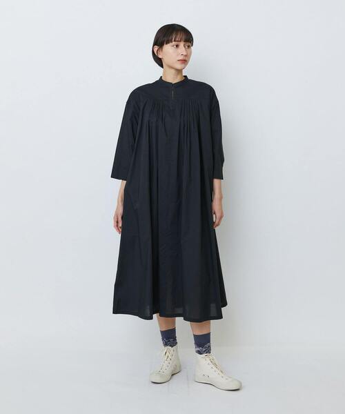 LOISIR（ロワズィール）の「オーガニックコットンローンスタンドカラーワンピース（ワンピース・レディース・ブラック/ピンク/グレー・FREE）」の2枚目の写真