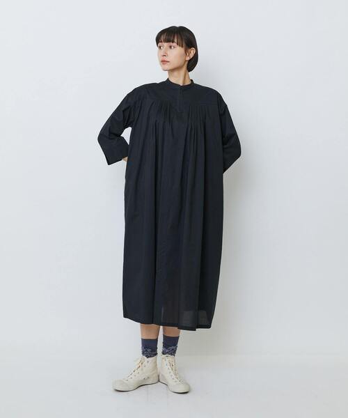 LOISIR（ロワズィール）の「オーガニックコットンローンスタンドカラーワンピース（ワンピース・レディース・ブラック/ピンク/グレー・FREE）」の10枚目の写真