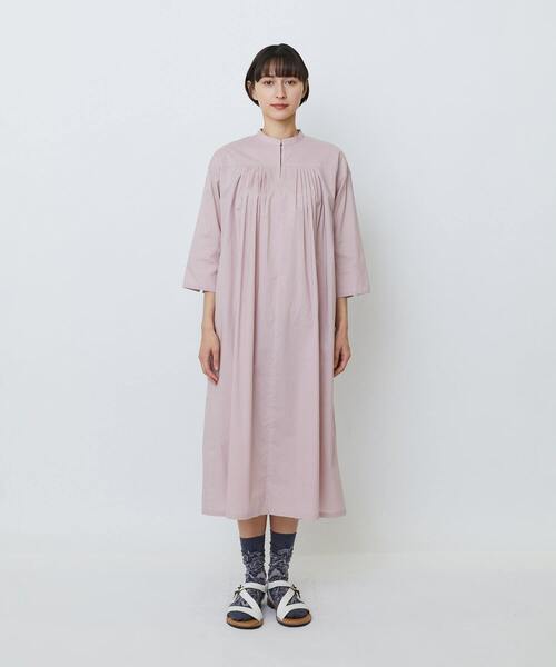 LOISIR（ロワズィール）の「オーガニックコットンローンスタンドカラーワンピース（ワンピース・レディース・ブラック/ピンク/グレー・FREE）」の13枚目の写真