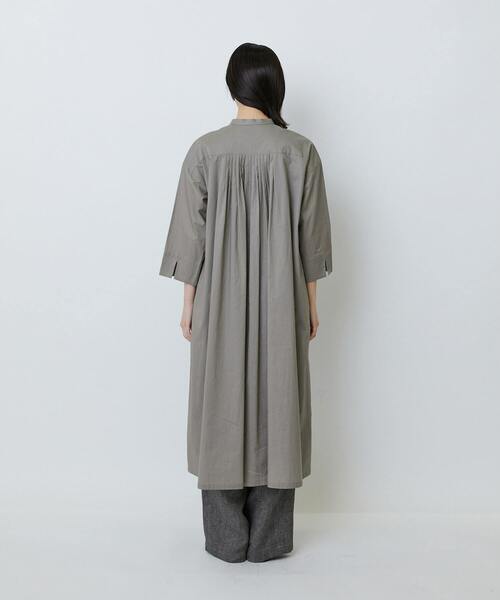 LOISIR（ロワズィール）の「オーガニックコットンローンスタンドカラーワンピース（ワンピース・レディース・ブラック/ピンク/グレー・FREE）」の18枚目の写真