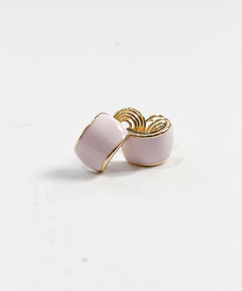 yu-ka(ユーカ)の「YU-KA:パステルカーブ イヤリング Pastel color curve earring(イヤリング・レディース・ブルー/ピンク/イエロー/パープル・FREE)」の4枚目の写真