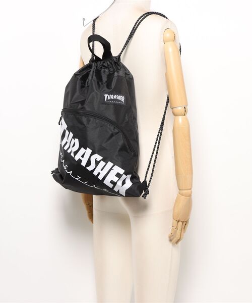 THRASHER(スラッシャー)の「KNAP SACK//THRASHER スラッシャー カーブポケット ナップサック ジムサック 巾着 ブランドロゴ ストリートバッグ(バックパック/リュック・メンズ・ブラック×ホワイト/ブラック×イエロー・FREE)」の7枚目の写真