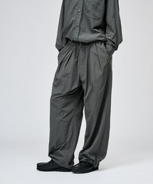 WETTEMPT（ウィテンプト）の「NYLON BICOLOR 2TUCK DRAWSTRING PANTS / ナイロンバイカラーツータックドローコードパンツ（その他パンツ）」