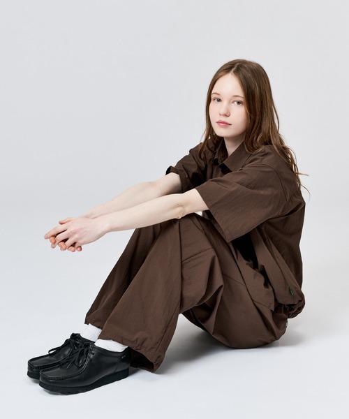 WETTEMPT（ウィテンプト）の「NYLON BICOLOR 2TUCK DRAWSTRING PANTS / ナイロンバイカラーツータックドローコードパンツ（その他パンツ・メンズ・ブラウン/ネイビー/ブラック・SMALL/MEDIUM/LARGE）」の19枚目の写真