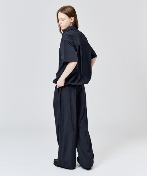 WETTEMPT（ウィテンプト）の「NYLON BICOLOR 2TUCK DRAWSTRING PANTS / ナイロンバイカラーツータックドローコードパンツ（その他パンツ・メンズ・ブラウン/ネイビー/ブラック・SMALL/MEDIUM/LARGE）」の4枚目の写真