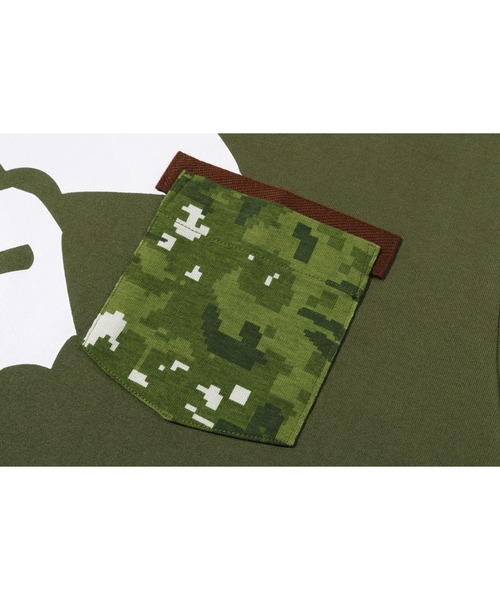 A BATHING APE(アベイシングエイプ)の「MULTI PIXEL CAMO MAD APE FACE POCKET TEE(Tシャツ/カットソー・メンズ・ブラック/オリーブ・XX-LARGE/SMALL/LARGE/MEDIUM/X-LARGE)」の6枚目の写真