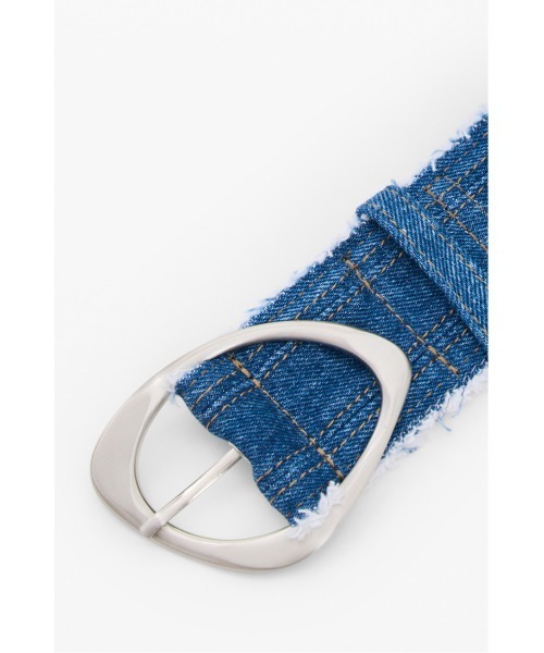 Desigual(デシグアル)の「インディゴデニムフレイドエッジ×シルバーオーバルバックルベルト(ベルト・レディース・ブルー・L/M/S)」の4枚目の写真