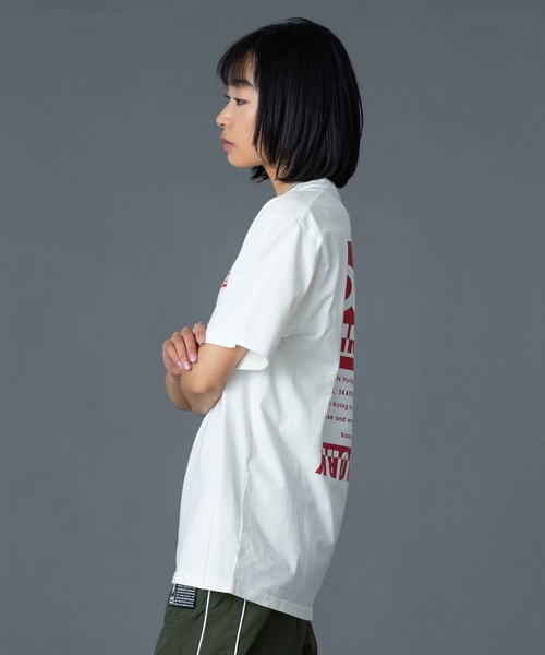 X-girl(エックスガール)の「BI COLOR BOX LOGO S/S TEE(Tシャツ/カットソー・レディース・ブラック/ホワイト/パープル・M/L/S)」の14枚目の写真