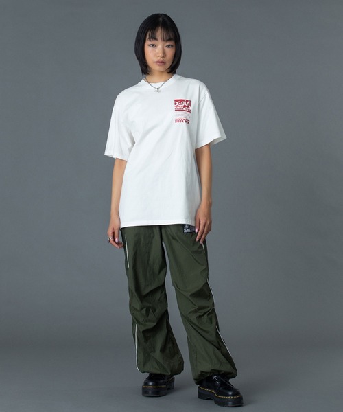 X-girl(エックスガール)の「BI COLOR BOX LOGO S/S TEE(Tシャツ/カットソー・レディース・ブラック/ホワイト/パープル・M/L/S)」の15枚目の写真