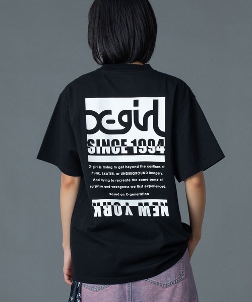 X-girl(エックスガール)の「BI COLOR BOX LOGO S/S TEE(Tシャツ/カットソー・レディース・ブラック/ホワイト/パープル・M/L/S)」の18枚目の写真