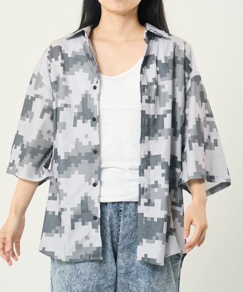 CORISCO（コリスコ）の「カットサッカー カモフラ柄半袖シャツ(M1)（シャツ/ブラウス・メンズ・グリーン系カモフラージュ/グレー系カモフラージュ・LARGE/MEDIUM/X-LARGE）」の2枚目の写真