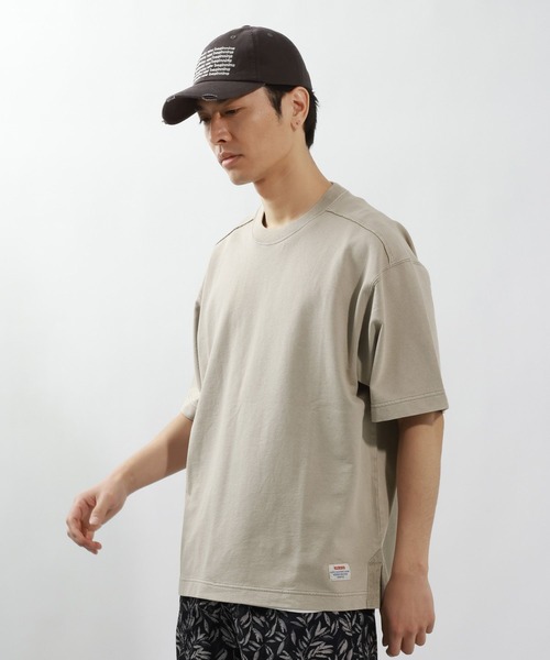 BAYFLOW(ベイフロー)の「スノーウォッシュ加工Tシャツ(Tシャツ/カットソー・メンズ・ライトグレー/パープル/オレンジ/チャコール・LARGE/MEDIUM)」の2枚目の写真