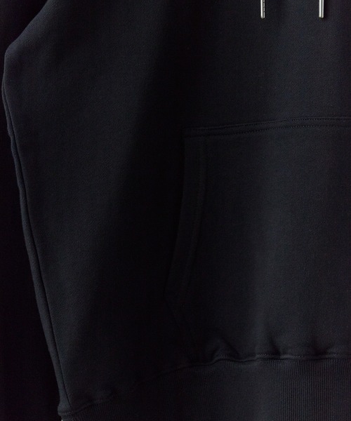 FACETASM（ファセッタズム）の「FACETASM/ファセッタズム × NEW ERA/ニューエラ LOGO Hoodie コラボロゴ カンガルーポケット プルオーバーパーカー 2026年春夏（パーカー・メンズ・ブラック・S/M/L/XL）」の11枚目の写真