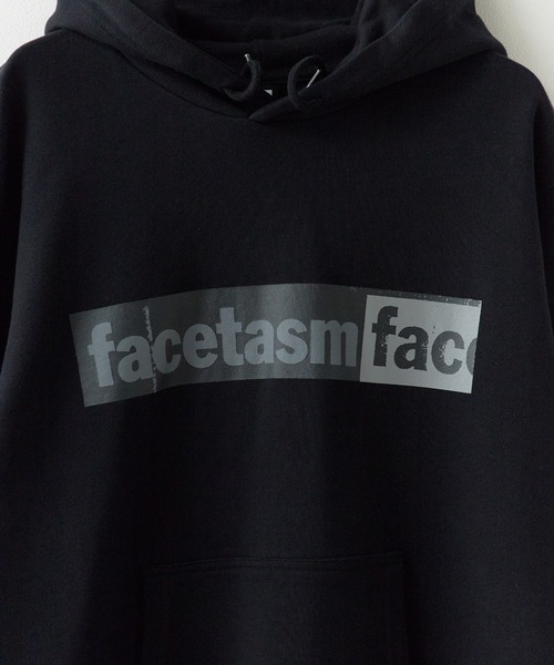 FACETASM（ファセッタズム）の「FACETASM/ファセッタズム × NEW ERA/ニューエラ LOGO Hoodie コラボロゴ カンガルーポケット プルオーバーパーカー 2026年春夏（パーカー・メンズ・ブラック・S/M/L/XL）」の13枚目の写真