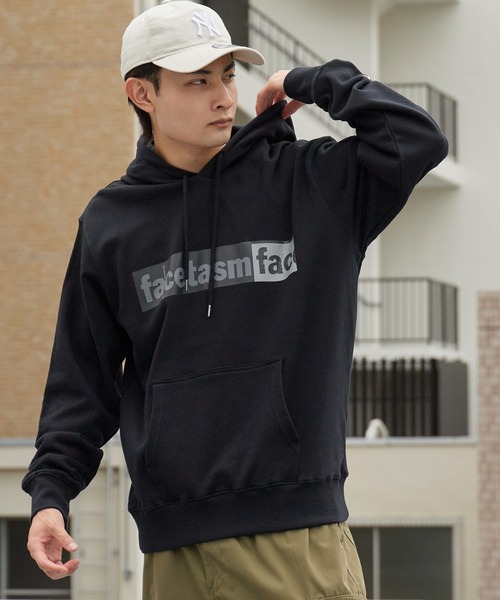 FACETASM(ファセッタズム)の「FACETASM/ファセッタズム × NEW ERA/ニューエラ LOGO Hoodie コラボロゴ カンガルーポケット プルオーバーパーカー スウェット トレーナー 秋 秋服 2026年秋冬(パーカー・メンズ・ブラック・S/M/L/XL)」の22枚目の写真