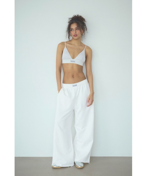 ALEXIA STAM（アリシアスタン）の「Logo Patch Sweat Pants /ロゴパッチ スウェットパンツ（スウェットパンツ・レディース・ホワイト/ブルー/チャコールグレー/イエロー・M/S）」の2枚目の写真